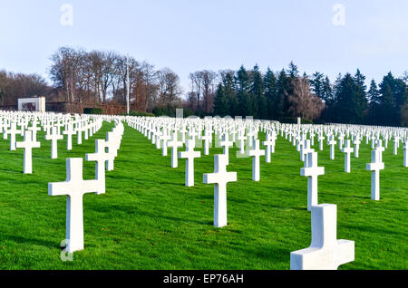 Gräber von mehr als 5000 US-Soldaten an der Luxembourg American Cemetery und Memorial, die während des zweiten Weltkriegs gestorben Stockfoto