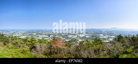 Panorama-Landschaft des Hangyeong-Myeon Aussicht von der Spitze des Jeoji Oreum in Insel Jeju, Korea. Stockfoto