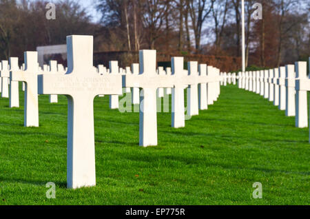 Gräber von mehr als 5000 US-Soldaten an der Luxembourg American Cemetery und Memorial, die während des zweiten Weltkriegs gestorben Stockfoto