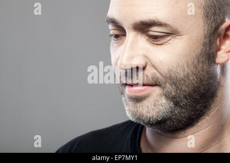 Porträt von nachdenklich reifer kaukasischen Mann Stockfoto