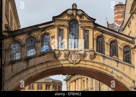 Blick auf die Seufzerbrücke oder Hertford Brücke, Hertford College neue College Lane, Oxford, England, Oxfordshire, Vereinigtes Königreich. Stockfoto