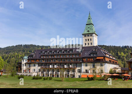 Schloss Elmau Schlosshotel mit Spa-Bereich, Südblick, Veranstaltungsort des G7-Gipfels in 2015, Klais, Wettersteingebirge Stockfoto