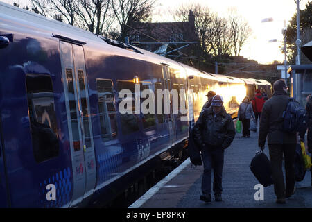 Klasse 380 Vorortbahn in North Berwick Station Stockfoto