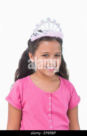 Lächelnde Mädchen trägt Tiara für eine party Stockfoto
