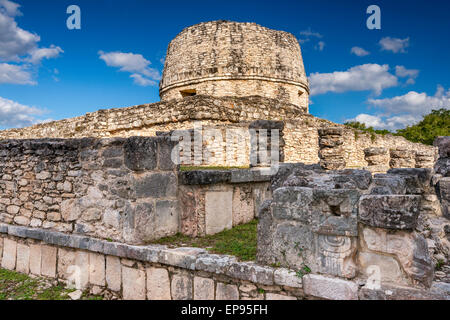 El Templo Redondo (gerundeter Tempel), Maya-Ruinen in Mayapan archäologische Website, Bundesstaates Yucatán, Mexiko Stockfoto