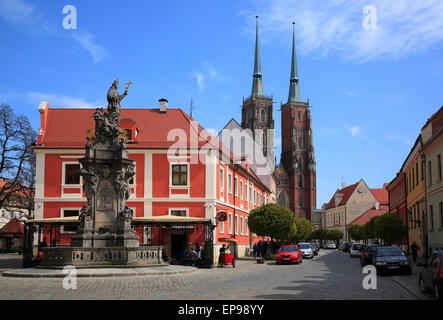 Pl. Koscielny, Ostrow Tumski, Nepomuk-Denkmal und Kathedrale, Breslau, Schlesien, Polen, Europa Stockfoto