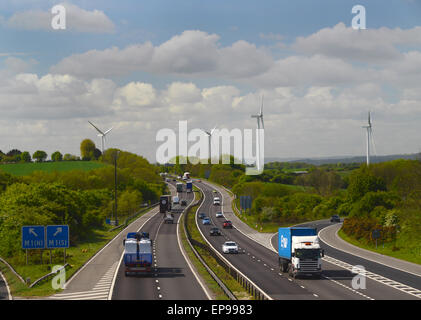 Datenverkehrs stromerzeugende Windmühlen von m18 Autobahn Sheffield Vereinigtes Königreich Stockfoto