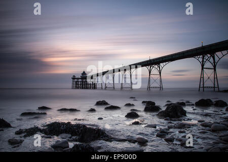 Clevedon Pier in Somerset, einem der schönsten erhaltenen viktorianischen Piers im Vereinigten Königreich. Stockfoto