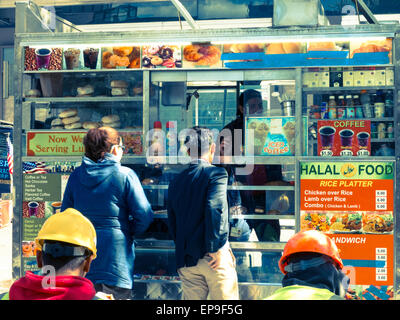 Bürgersteig Essen Cart in New York City, USA Stockfoto