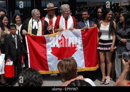 Toronto, Kanada: Einwanderer Vereidigung als neuer kanadischer Staatsbürger im Rahmen einer Feierstunde in Canada Day (1. Juli) Stockfoto