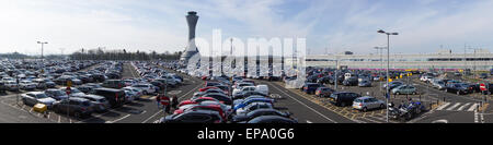 Parkplatz und Kontrollturm, Edinburgh Stockfoto