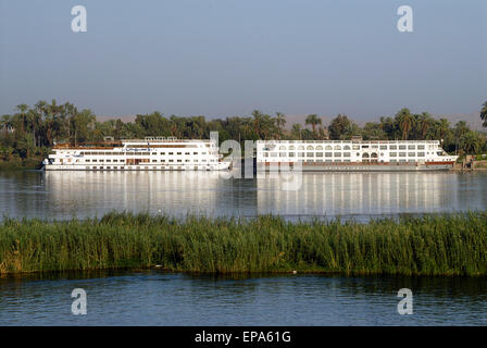 Kreuzfahrt Schiffe auf dem Nil in Ägypten Stockfoto