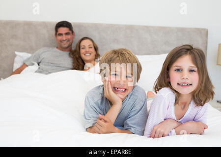 Porträt von glücklich Geschwister Stockfoto