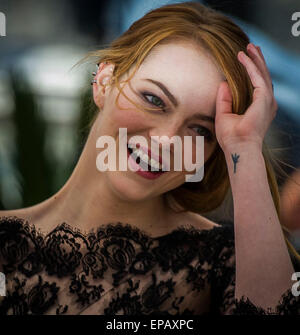 Cannes, Frankreich. 15. Mai 2015. Darsteller Emma Stone stellt in einem Fototermin für ihren Film "Irrationale Mann" bei den 68. Filmfestspielen in Cannes, Südostfrankreich, 15. Mai 2015. © Xinhua/Alamy Live-Nachrichten Stockfoto