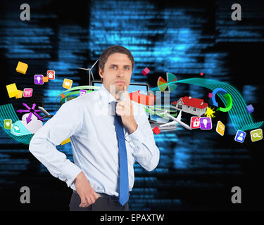 Zusammengesetztes Bild des Denkens Geschäftsmann sein Kinn berühren Stockfoto