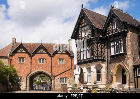 Malvern Priory Torhaus und Abbey Hotel, Worcestershire, England, UK Stockfoto