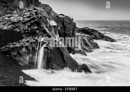 Island Urlaub und Tourismus Bilder - Reynisdrangar Meer-stacks Stockfoto