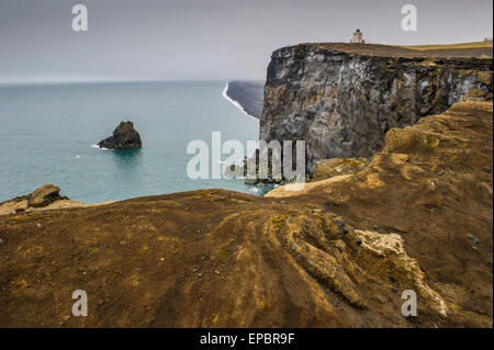 Island Urlaub und Tourismus Bilder - Reynisdrangar Meer-stacks Stockfoto