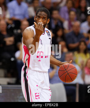 Bonn, Deutschland. 15. Mai 2015. Basketball, Bundesliga, Playoffs, match-3, Bonn, Deutschland, 15.05.2015: Telekom Baskets gegen Ratiopharm Ulm: Ryan Brooks (Bonn) Gesten. Bildnachweis: Jürgen Schwarz/Alamy Live-Nachrichten Stockfoto