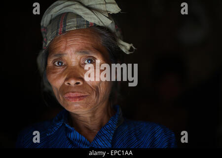 Porträt des Chakma Frau; Khagrachari, Division Chittagong, Bangladesch Stockfoto