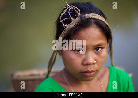 Porträt einer Frau Chakma; Khagrachari, Division Chittagong, Bangladesch Stockfoto