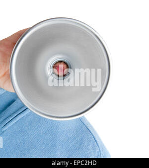 Man schickt einen Kuss durch ein Megaphon auf weißem Hintergrund. Stockfoto