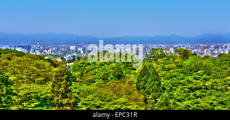 Kyoto Panorama aus Sicht des Kiyomizu-Dera-Tempel in HDR-Tonung. Stockfoto