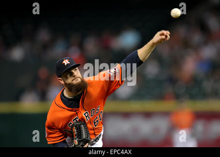 Houston, TX, USA. 15. Mai 2015. Houston Astros Krug Dallas Keuchel #60 ab liefert einen Stellplatz in der MLB Spiel der regulären Saison zwischen der Houston Astros und der Toronto Blue Jays von Minute Maid Park in Houston, Texas. (Bildnachweis: Erik Williams/CSM) Bildnachweis: Csm/Alamy Live-Nachrichten Stockfoto