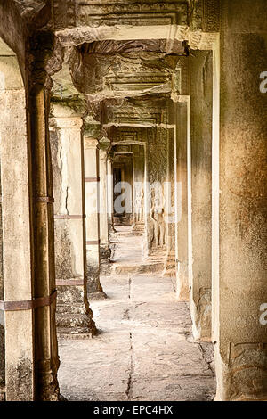 Korridor In Angkor Wat Stockfoto