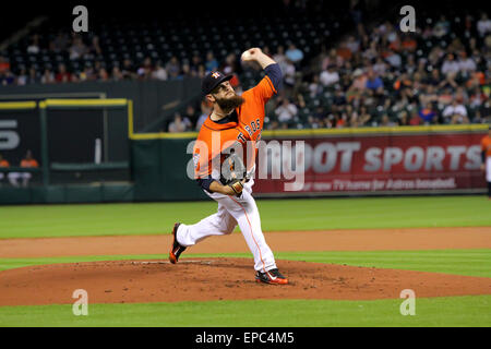 Houston, TX, USA. 15. Mai 2015. Houston Astros Krug Dallas Keuchel #60 ab liefert einen Stellplatz in der MLB Spiel der regulären Saison zwischen der Houston Astros und der Toronto Blue Jays von Minute Maid Park in Houston, Texas. (Bildnachweis: Erik Williams/CSM) Bildnachweis: Csm/Alamy Live-Nachrichten Stockfoto