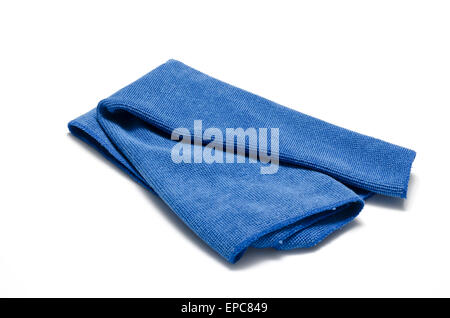blaue Mikrofaser Handtuch auf weißem Hintergrund Stockfoto