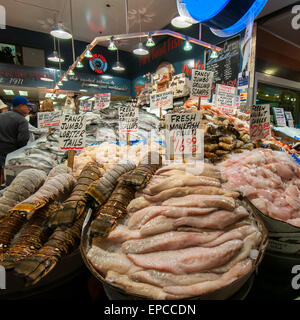 Reine Lebensmittel Fisch - Markt frischen Fisch Stall am Pike Place Market in Seattle, Washington, USA Stockfoto