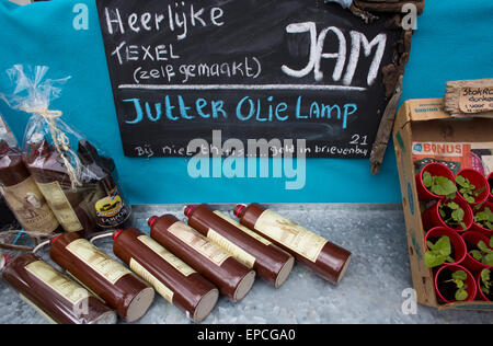 Hausgemachte Gin und Marmelade zum Verkauf auf der Insel von Telex, holland Stockfoto