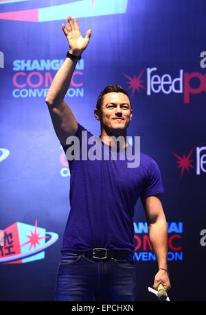 Shanghai, China. 16. Mai 2015. Der britische Schauspieler und Sänger LUKE EVANS spricht zu den Fans während der ersten Comic-Convention in Shanghai in Shanghai Convention and Exhibition Center. Bildnachweis: Marcio Machado/ZUMA Draht/Alamy Live-Nachrichten Stockfoto