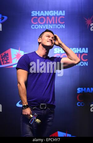 Shanghai, China. 16. Mai 2015. Der britische Schauspieler und Sänger LUKE EVANS spricht zu den Fans während der ersten Comic-Convention in Shanghai in Shanghai Convention and Exhibition Center. Bildnachweis: Marcio Machado/ZUMA Draht/Alamy Live-Nachrichten Stockfoto