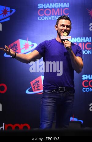 Shanghai, China. 16. Mai 2015. Der britische Schauspieler und Sänger LUKE EVANS spricht zu den Fans während der ersten Comic-Convention in Shanghai in Shanghai Convention and Exhibition Center. Bildnachweis: Marcio Machado/ZUMA Draht/Alamy Live-Nachrichten Stockfoto