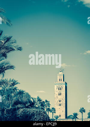 Retro-Stil Foto der Koutoubia Moschee Minarett in Stadt Marrakesch, Marokko. Stockfoto