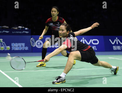 (150516)--DONGGUAN, 16. Mai 2015 (Xinhua)--Südkoreas Chang Ye Na (R) / Jung Kyung Eun Spiel gegen Japans Misaki Matsutomo/Ayaka Takahashi während das Halbfinale bei Sudirman Cup BWF Mixed Team WM 2015 in Dongguan, Guangdong Provinz Süd-China, 16. Mai 2015. (Xinhua/Liu Dawei) Stockfoto