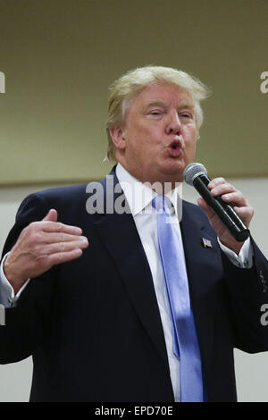 Sioux City, IOWA, USA. 16. Mai 2015. DONALD TRUMP befasst sich eine Versammlung für eine nicht deklarierte Präsidentenkampagne Haltestelle in Sioux City, Iowa, Samstag, 16. Mai 2015, Morningside College. © Jerry Mennenga/ZUMA Draht/Alamy Live-Nachrichten Stockfoto