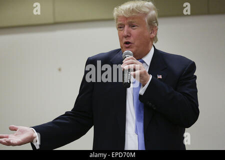 Sioux City, IOWA, USA. 16. Mai 2015. DONALD TRUMP befasst sich eine Versammlung für eine nicht deklarierte Präsidentenkampagne Haltestelle in Sioux City, Iowa, Samstag, 16. Mai 2015, Morningside College. © Jerry Mennenga/ZUMA Draht/Alamy Live-Nachrichten Stockfoto