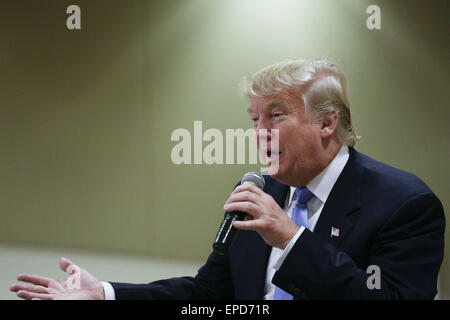 Sioux City, IOWA, USA. 16. Mai 2015. DONALD TRUMP befasst sich eine Versammlung für eine nicht deklarierte Präsidentenkampagne Haltestelle in Sioux City, Iowa, Samstag, 16. Mai 2015, Morningside College. © Jerry Mennenga/ZUMA Draht/Alamy Live-Nachrichten Stockfoto