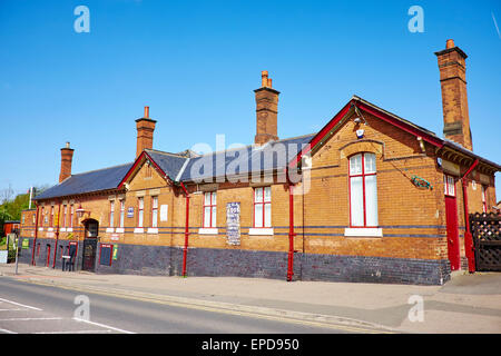 Bahnhof, jetzt im Besitz der historischen Transport Gesellschaft Bahnhofstraße Rushden Northamptonshire UK Stockfoto