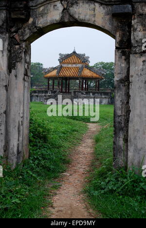 Eine Pagode auf dem Gelände der verbotenen lila Stadt, Hue, Vietnam Stockfoto