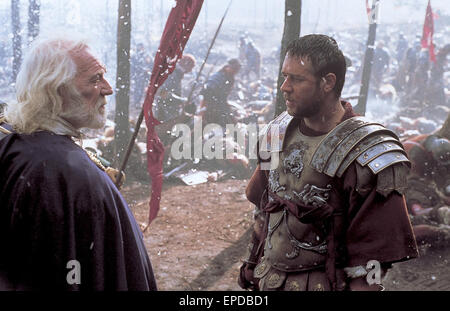 Gladiator ist ein 2000 amerikanisch-britischen epische Historiendrama Film unter der Regie von Ridley Scott, mit Russell Crowe und Joaquin Phoenix.  Dieses Foto ist nur zu redaktionellen Zwecken und unterliegen dem Copyright von der Filmgesellschaft und/oder der Fotograf von dem Film oder der Firma zugeordnet und kann nur durch Veröffentlichungen im Zusammenhang mit der Förderung der oben genannten Film reproduziert werden. Eine obligatorische Gutschrift auf die Filmgesellschaft ist erforderlich. Der Fotograf sollte auch angerechnet werden, wenn bekannt. Stockfoto