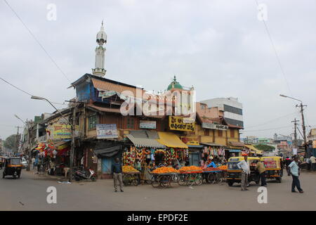 Die Straßen und Märkte der zentralen Mysore: einer Straßenecke außerhalb Devaraja Markt Stockfoto