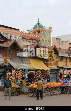 Die Straßen und Märkte der zentralen Mysore: vor Devaraja-Markt Stockfoto