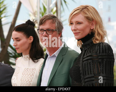 Cannes, Frankreich. 17. Mai 2015. Schauspielerin Rooney Mara, Regisseur Todd Haynes und Schauspielerin Cate Blanchett beim Photocall zum Film Carol Sonntag, 17. Mai 2015, bei den 68. Filmfestspielen von Cannes, Cannes, Frankreich. Bildnachweis: Doreen Kennedy/Alamy Live-Nachrichten Stockfoto