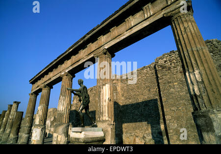 Italien, Kampanien, Pompeji, römischer Apollo-Tempel Stockfoto