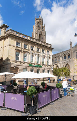 Den Menschen in den siebten Himmel Café mit Boston stumpf im Hintergrund, Lincolnshire, England, Großbritannien Stockfoto