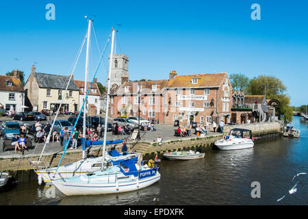 Fluß Frome am Kai Wareham Dorset Stockfoto